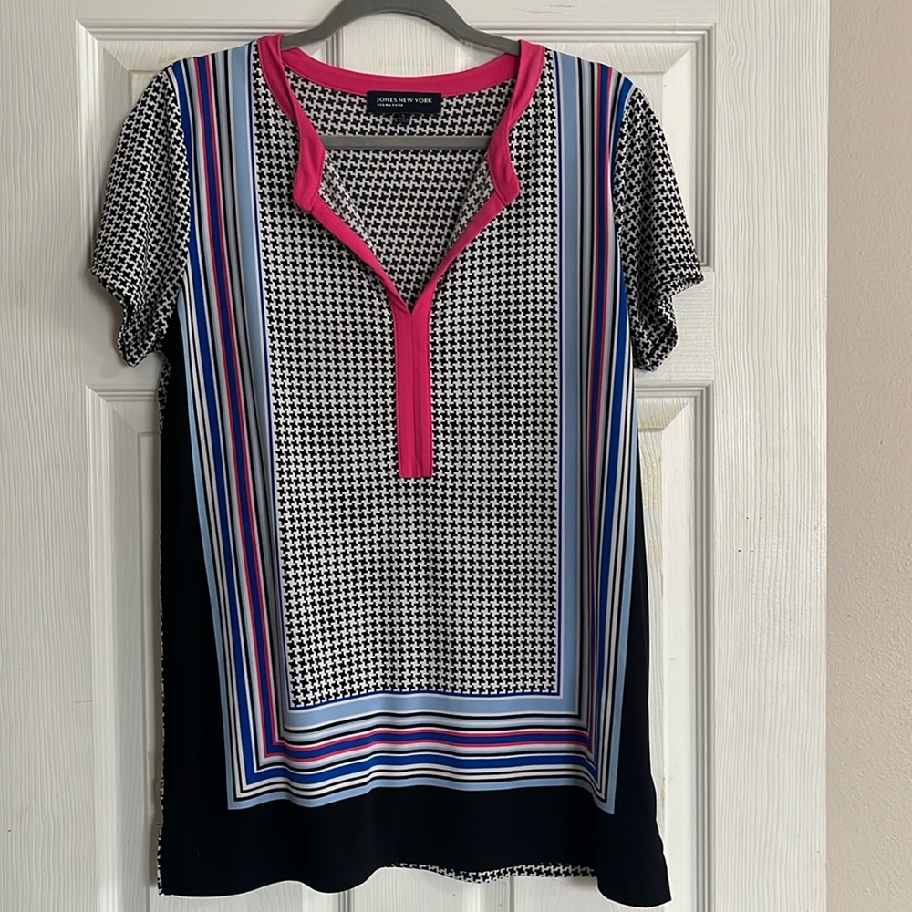 Jones New York tunic top, Large, black, blue, white and hot pink. Like new